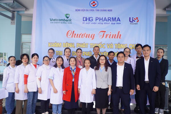khám bệnh, phát thuốc miễn phí, trao quà cho người dân có hoàn cảnh khó khăn
